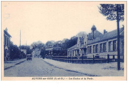 95. N°44390 . Auvers Sur Oise . Les Ecoles Et La Poste - Auvers Sur Oise