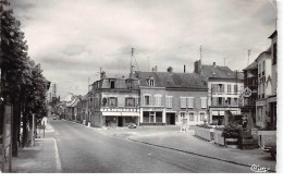 95 . N°101730  . Cpsm .9x14 Cm  .marines .place Ernest Peyron . - Marines