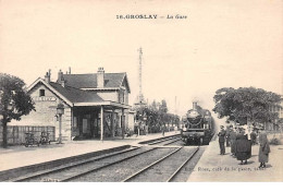 95 . N°101366  .groslay .train .la Gare . - Groslay