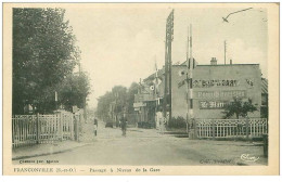 95.FRANCONVILLE.n°17764.PASSAGE A NIVEAU DE LA GARE - Franconville