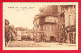 F-01-Pont De Vaux-01P95  Un Coin De La Grande Rue, Maison Ancienne Et échafaudage Moderne En Façade De L'église, Cpa BE - Pont-de-Vaux