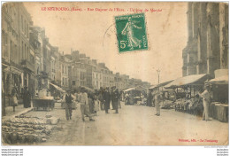 LE NEUBOURG RUE DUPONT DE L'EURE UN JOUR DE MARCHE - Le Neubourg