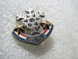 NO PIN'S   BROCHE   ESF  1 ETOILE  ECOLE DE SKI FRANÇAISE   Signé   BERAUDY - Invierno