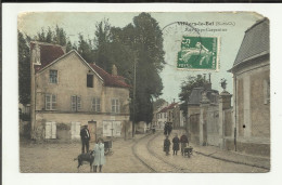 95 . VILLIERS LE BEL . RUE PAPE CARPENTIER  . LE POSTIER   PETITE FILLE AVEC SA CHEVRE . LES ENFANTS ( Coin En L Etat ) - Villiers Le Bel