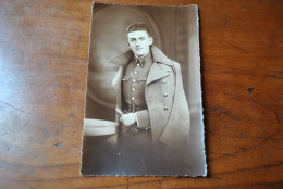 CPA Photo Carte Postale Ancienne Militaire En Uniforme Posant Soldat Soldaat Uniform Armée Belge Bourg-Léopold Photo Lux - Personen