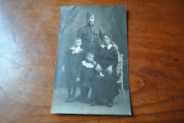 CPA Photo Carte Postale Ancienne Militaire Et Sa Famille Calot Uniforme Soldat Soldaat Uniform Armée Belge Infanterie?  - Personen