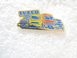 PIN'S   CAMIONS    IVECO - Transports