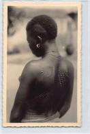 BURKINA FASO - NU ETHNIQUE - Femme Avec Scarification Au Dos - CARTE PHOTO - Ed. Inconnu - Burkina Faso