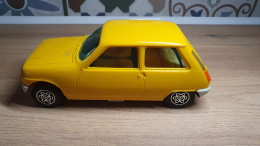 RENAULT 5 ECHELLE 1/18 EME JAUNE JOUET MONT BLANC - Andere & Zonder Classificatie