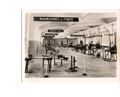 Photo Ancienne Salle De Classe Manœuvres De Force Parties Fixes... C1/9 - 1939-45