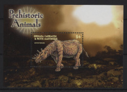 Grenada Grenadines - 2005 Prehistoric Animals Block (2) MNH__(TH-24441) - Grenada (1974-...)