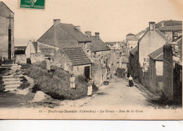 14 PORT EN  BESSIN LA CROIX RUE DE LA CRUE - Port-en-Bessin-Huppain