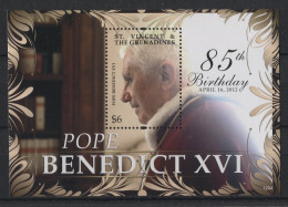 St.Vincent - 2012 Pope Benedict XVI Block MNH__(TH-23612) - St.Vincent (1979-...)