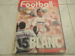 FRANCE FOOTBALL 2754 19.01.1999 Laurent BLANC RENNES MONACO TREZEGUET RED STAR  - Andere & Zonder Classificatie