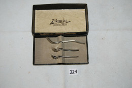 C221 Art De La Table - Ensemble De 3 Cuillères De Collection Zilmeta - Spoons