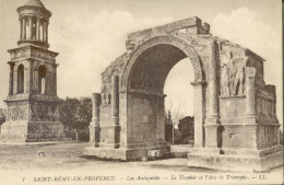 France. SAIN-REMI-EN-PROVENCE. Les Antiquites. Le Trophee Et L'Arc De Troimphe.  Illustrated Vintage  Postcard  (1015) - Provence-Alpes-Côte D'Azur