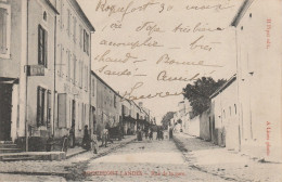 P3-40) ROQUEFORT (LANDES) RUE DE LA GARE - (ANIMEE - HABITANTS - HOTEL DE FRANCE - TABAC - OBLITERATION 1904 - 2 SCANS) - Roquefort