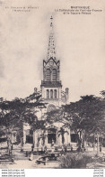 FORT DE FRANCE (MARTINIQUE) LA CATHEDRALE ET LE SQUARE PETAUD  - ( COLLECTION BENOIT- ( ANIMEE - HABITANTS - 2 SCANS ) - Fort De France