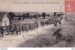 J22-12) CAMP DU LARZAC (AVEYRON)  INFANTERIE - GRAND DEFILE REGIMENTAIRE - La Cavalerie