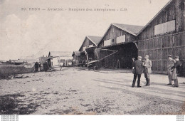 A13-69) BRON (RHONE) AVIATION - HANGARS DES AEROPLANES - ( ANIMATION -  2 SCANS ) - Bron