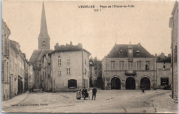 54 VEZELISE - La Place De L'hotel De Ville  - Vezelise