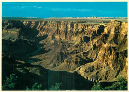 Etats Unis - Grand Canyon - Desert View From Navajo Point Provides A View Of The Colorado River As It Winds Through A Go - Gran Cañon