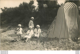 CARTE PHOTO BORD DE PLAGE LIEU NON IDENTIFIE - A Identifier