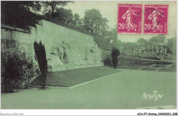 AJAP7-STATUE-0611 - Monument Aux Enfants De BAYONNE MORTS Pour La Patrie  - Monumenti