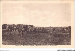 AJBP4-0383 - MILITARIA - Camp De Coetquidan - Défilé D'un Régiment D'infanterie - Manovre