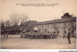 AJBP1-0105 - MILITARIA - Ecole Militaire Prépatoire De Billon - Cour D'austerlitz - Uniformi