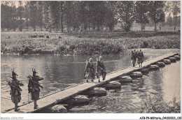 AJBP9-0899 - MILITARIA - Passerelle Sur Sacs - Habert - Uniformi