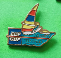 Pin's EDF-GDF Deauville Trouville Bateau Voilier Planche à Voile - EDF GDF
