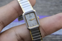 Vintage Seiko Tiny 1E20 5520 Lady Quartz Watch Japan Rectangular Shape 14mm - Relojes Ancianos
