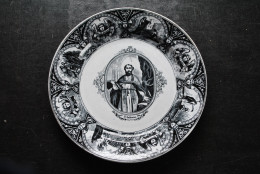  St Ambroise Assiette De La Série Du Décor Imprimé Noir Saints BF Keramis XIXè Murale Décorative Saint BFK Boch Frères - Boch (BEL)