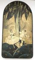 Ancienne Boite ART DECO à Dragées Cartonnée Avec Beau Décor Pierrot Et Jeune Femme Avec Arbre Imaginaire - Cajas/Cofres