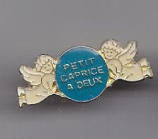 Pin's Petit  Caprice à Deux Anges  Réf 4818 - Alimentación