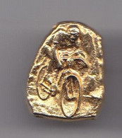 Pin's Doré En Relief Vélo Cyclisme   Réf 5171 - Cycling