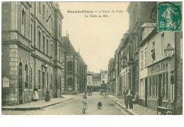 60.GRANDVILLIERS.n°18949.L'HOTEL DE VILLE.LA HALLE AU BLE.CAFE DE LA PAIX - Grandvilliers