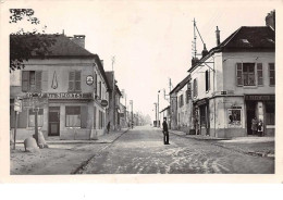 60 . N°101616  . Cpsm .9x14 Cm  .nogent Sur Oise .rue Faidherbe .cafe Des Sports .en L Etat  . - Nogent Sur Oise