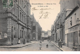 60 - N°111419 - Grandvilliers - L'Hôtel De Ville - La Halle Au Blé - Grandvilliers
