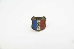 Vintage PIN : Guns Dart Club Javelot De Tir Sur Cible RaRe - 1980-90's - - Non Classés