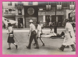 CROIX ROUGE FRANÇAISE ROMORANTIN-LE DRAPEAU BLANC À LA CROIX ROUGE IMPOSE SILENCE AUX ARMES À FEU QUAND PASSE UN BLESSÉ - Croix-Rouge