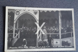 PRESTON TOWN HALL ROYAL VISIT OLD RP POSTCARD JULY 8TH 1913 LANCASHIRE ROYALTY - Andere & Zonder Classificatie