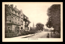 57 - SARREBOURG - UNE RUE - Sarrebourg