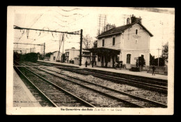 91 - STE-GENVIEVE-DES-BOIS - LES QUAIS DE LA GARE DE CHEMIN DE FER - Sainte Genevieve Des Bois