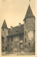 42  Loire Charlieu Hôtel Du Prieur Cour D'honneur Et Son Puits      N° 13 \MN6038 - Charlieu