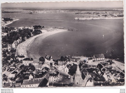 B23-56) LARMOR PLAGE (MORBIHAN) VUE AERIENNE - L' EGLISE ET LA PLAGE DE TOULHARS  - ( OBLITERATION DE 1958 -2 SCANS ) - Larmor-Plage