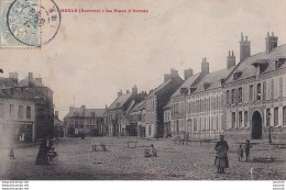 A8-80) NESLE (SOMME) LA PLACE D ' ARMES - ( ANIMEE ) - Nesle