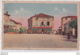 B22-47) DAMAZAN (LOT ET GARONNE) PLACE GAMBETTA - CAFE DE LA PAIX - ( ANIMEE - 2 SCANS ) - Damazan