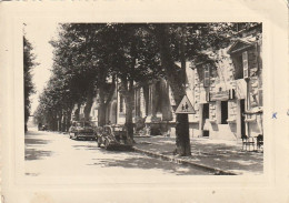 13 - Marignane - Cours Mirabeau , Mairie ,parti Communiste Français , Voitures Vedette Et 4 Cv - Marignane